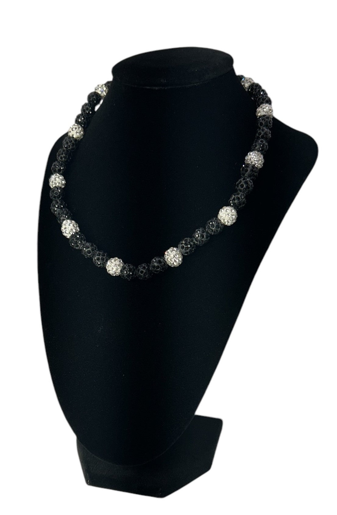 DRIPPY NECKLACES